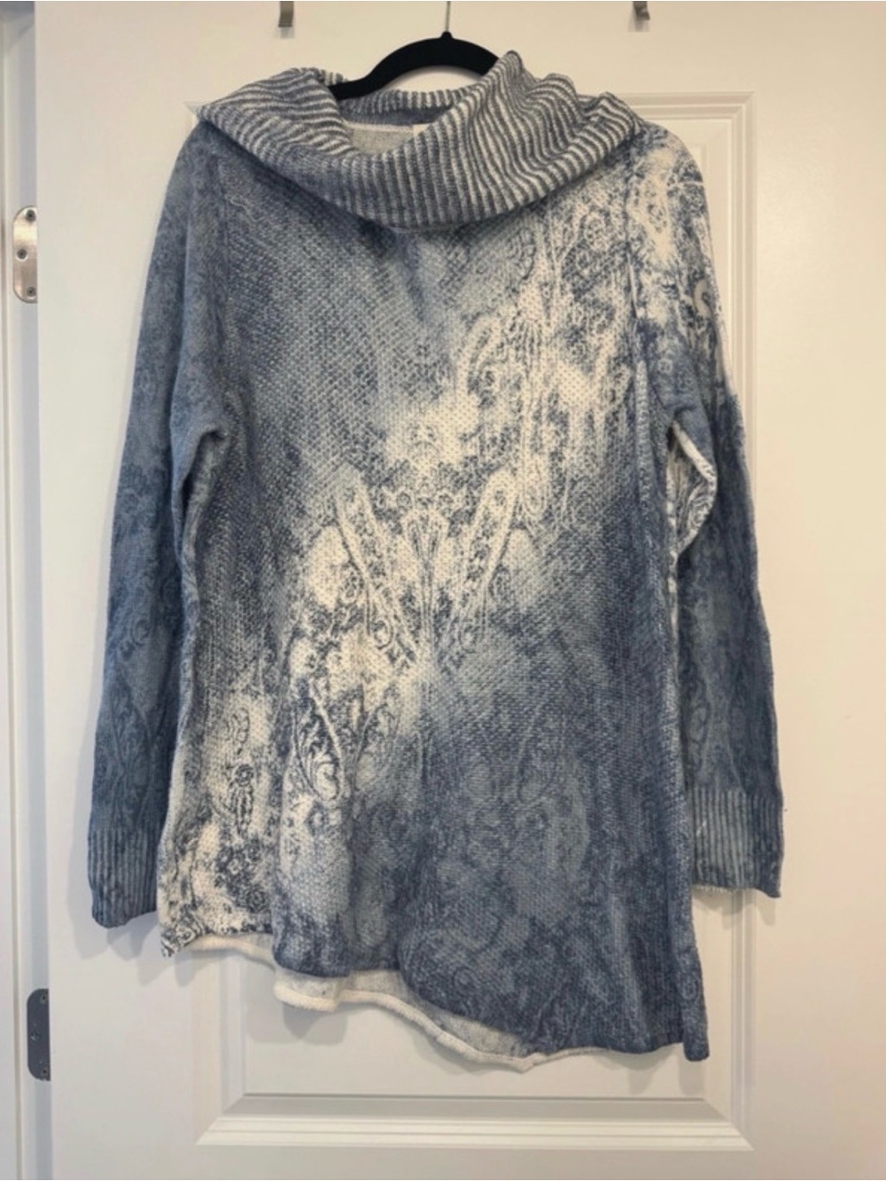 Zenergy by Chico’s Blue-Gray Cowl Neck Patterned Women’s Sweater